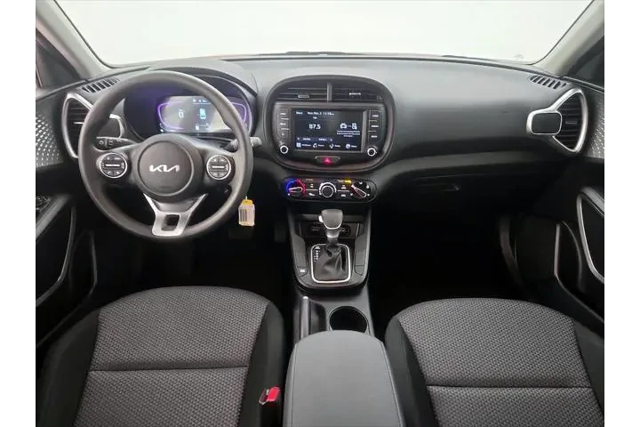 $19998 : Kia Soul 2024 LX 4dr Crossov image 9