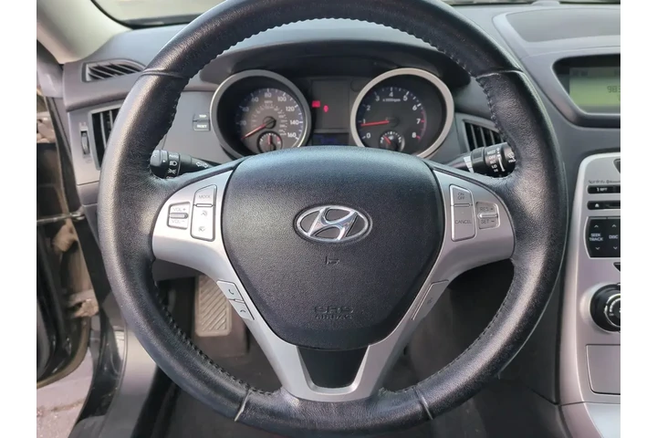 $11999 : Hyundai Genesis Coupe 2010 2 image 9