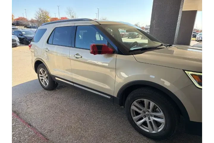 $11921 : Ford Explorer 2018 AWD XLT 4 image 5