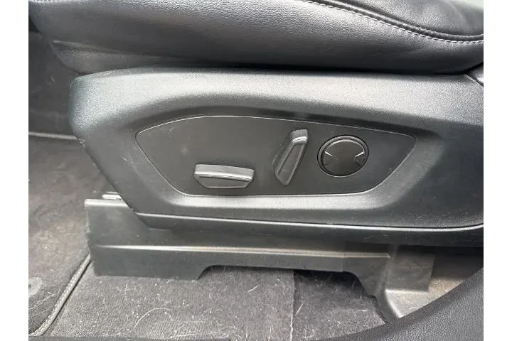 $26744 : Ford Explorer 2023 XLT 4dr S image 7