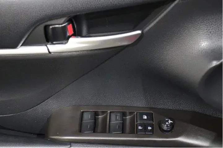 $25998 : Toyota Camry 2023 LE 4dr Sed image 7