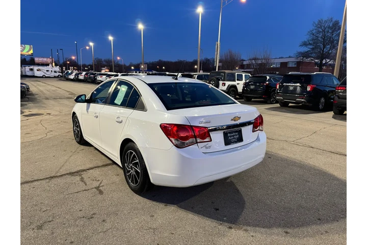 $4450 : 2014 Cruze 4dr Sdn Man LS image 3