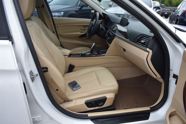 2013 BMW 3 Series 320i image 5