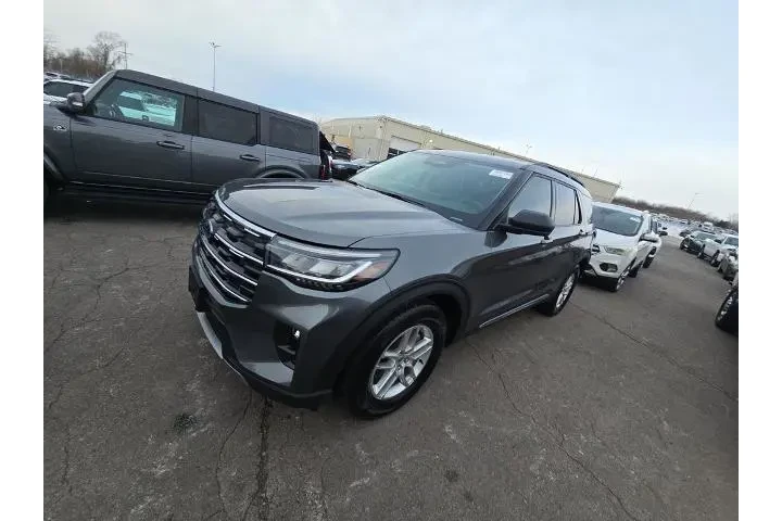$31999 : Ford Explorer 2025 Active 4d image 1