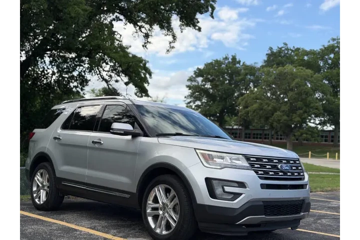 $12999 : 2017 Explorer Limited image 4