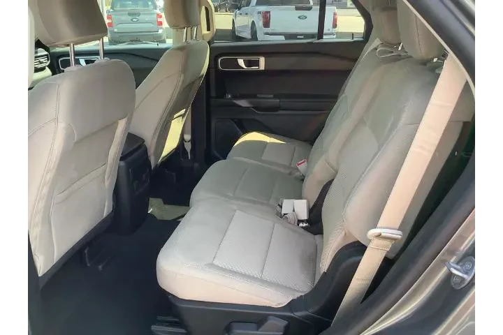 $36950 : Ford Explorer 2023 AWD XLT 4 image 10