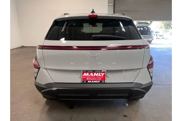 $22979 : Hyundai KONA 2024 AWD SEL 4d image 4