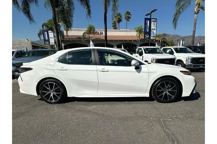 $28495 : Toyota Camry Hybrid 2024 SE image 9