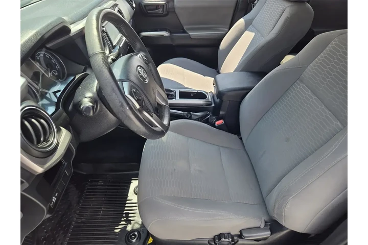 $24996 : Toyota Tacoma 2017 4x4 TRD P image 8