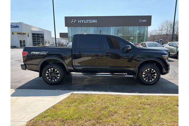 $36656 : Nissan Titan 2021 4x4 PRO-4X image 8