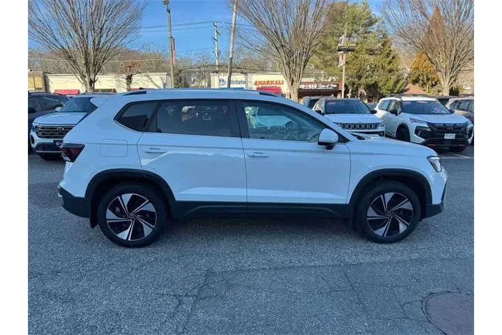 $28300 : Volkswagen Taos 2025 AWD SE image 9