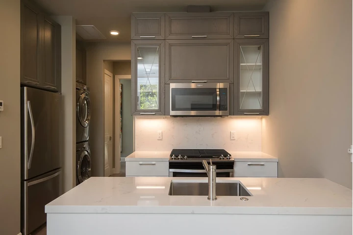 $1000 : Cozy Studio and 1-Bathroom image 5