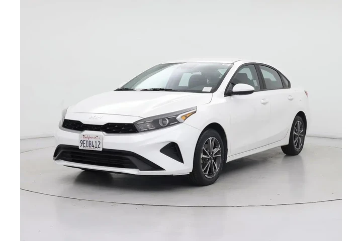 $17998 : Kia Forte 2023 LXS 4dr Sedan image 4