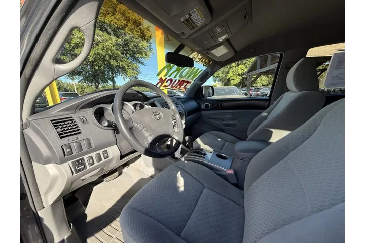 2010 Tacoma PreRunner V6 image 3