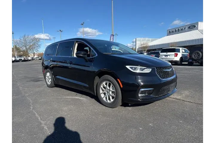 $28950 : Chrysler Pacifica 2024 Touri image 4