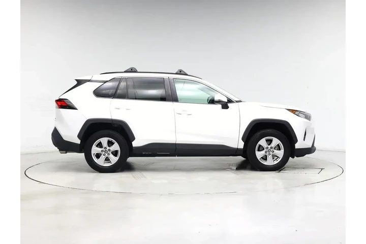 $27998 : Toyota RAV4 2021 AWD XLE 4dr image 7
