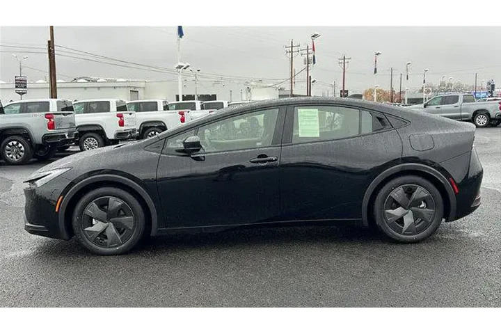 $29484 : Toyota Prius 2024 LE 4dr Hat image 8