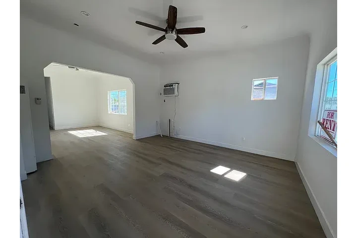 $2350 : Serene 3bd 2ba @ Huntington image 4