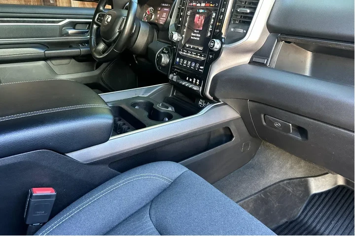 $29100 : Ram 1500 2021 4x4 Big Horn 4 image 5