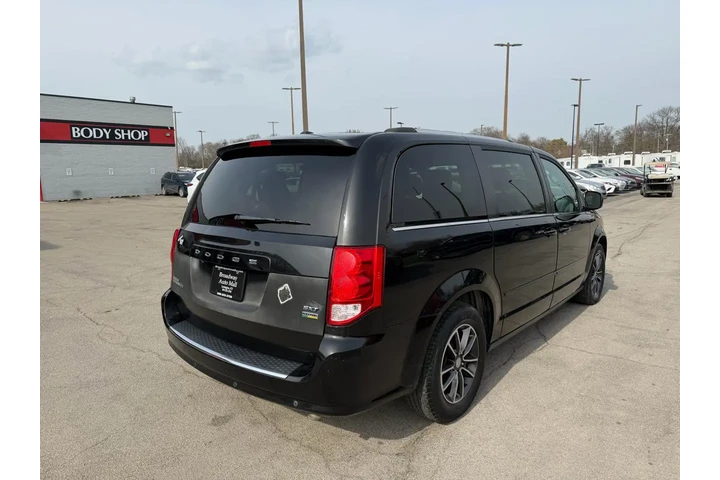 $5980 : 2017 Grand Caravan SXT image 2