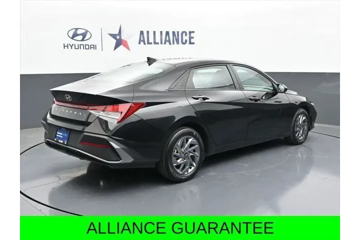 $18930 : Hyundai ELANTRA 2024 SEL 4dr image 8