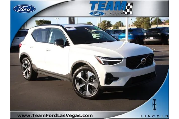 $27898 : Volvo XC40 2023 AWD B5 Plus image 1