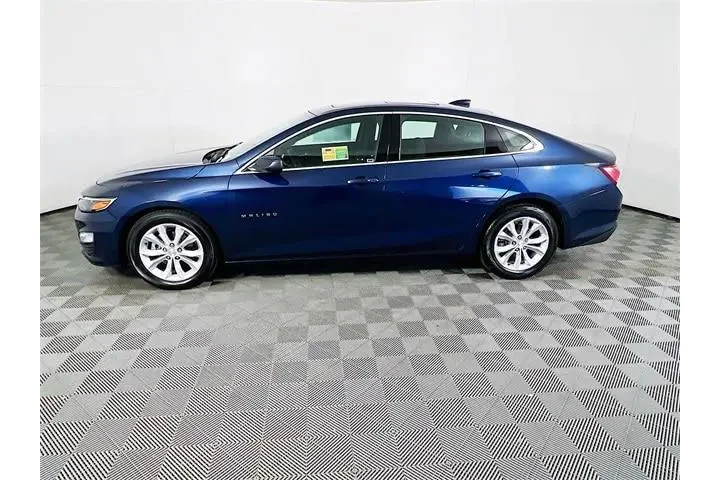$16500 : Chevrolet Malibu 2022 LT 4dr image 4