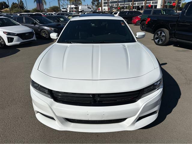 $16777 : 2019 Charger SXT image 3