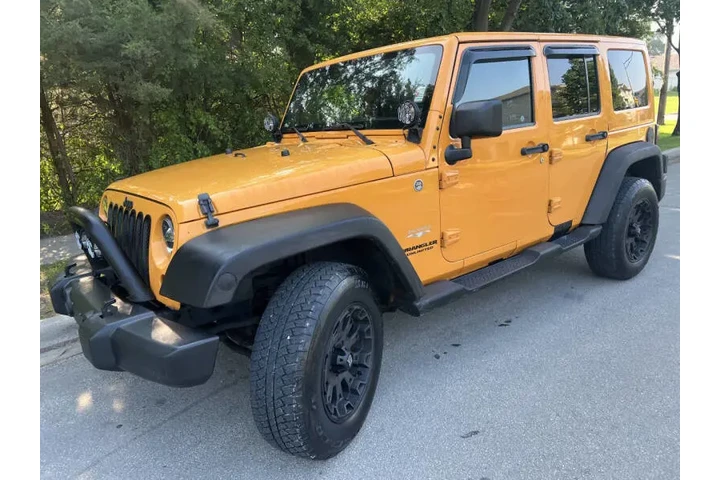 $13995 : 2012 Wrangler Unlimited Sahara image 4