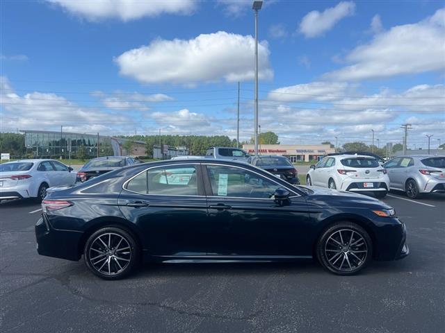 $24499 : PRE-OWNED 2021 TOYOTA CAMRY SE image 8