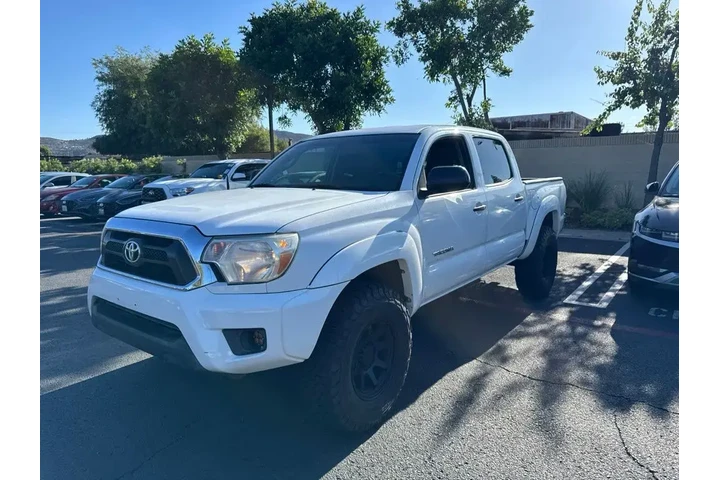 $26498 : Toyota Tacoma 2015 4x2 PreRu image 1
