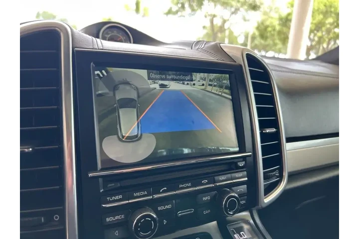 $23969 : Porsche Cayenne 2016 AWD GTS image 9