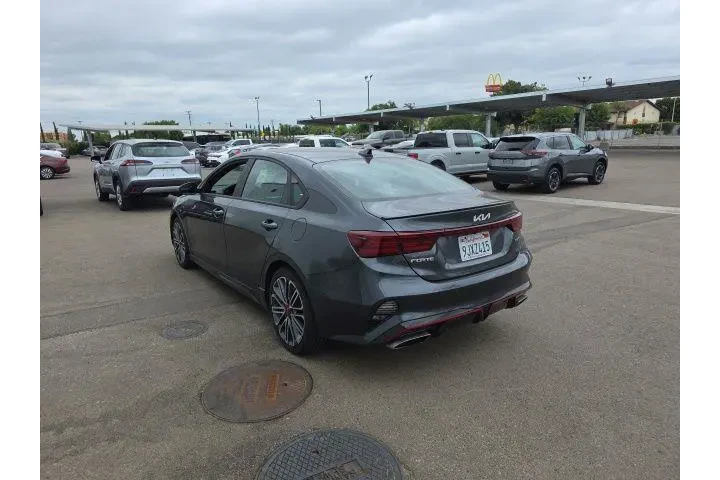 $22900 : Kia Forte 2024 GT 4dr Sedan image 4