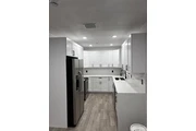$18 : Muebles para cocina y baños thumbnail