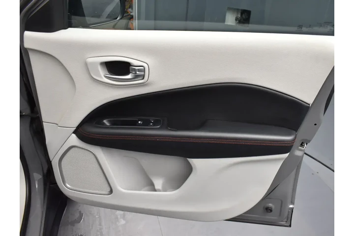 $13350 : Jeep Compass 2019 4x4 Limite image 6