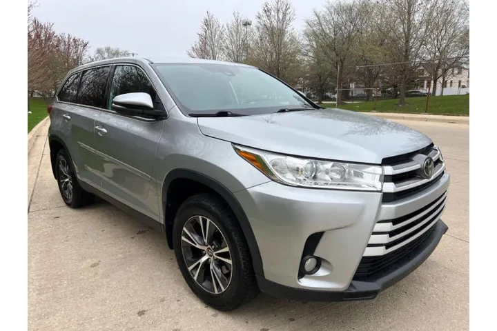 $20997 : 2019 Highlander LE image 4