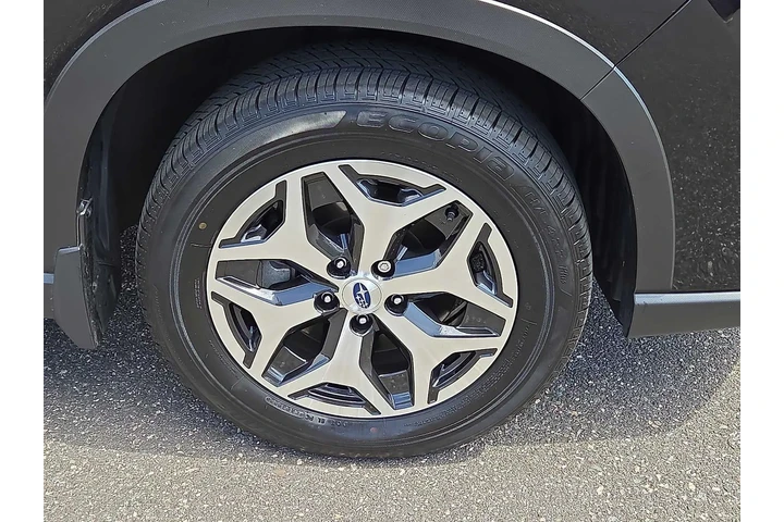 $26599 : Subaru Forester 2023 AWD Pre image 8