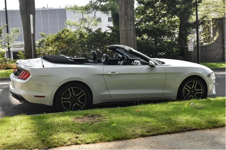 $13995 : Ford Mustang 2019 EcoBoost 2 image 9