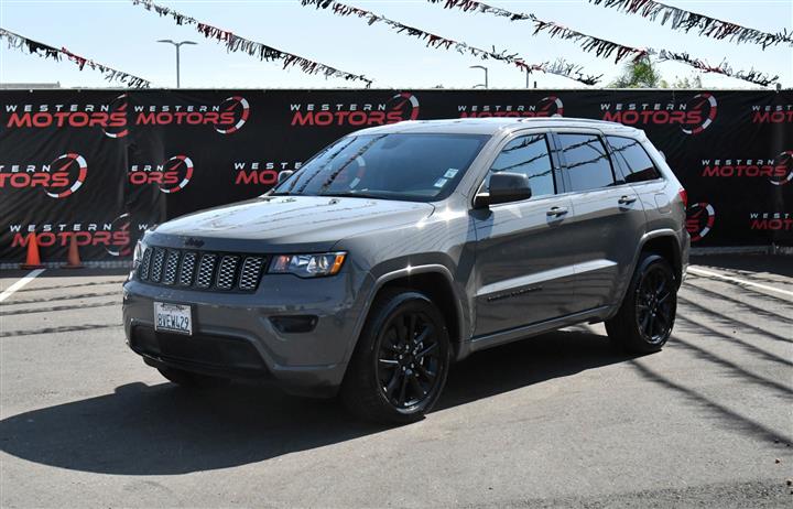 $27947 : Grand Cherokee Laredo X image 3