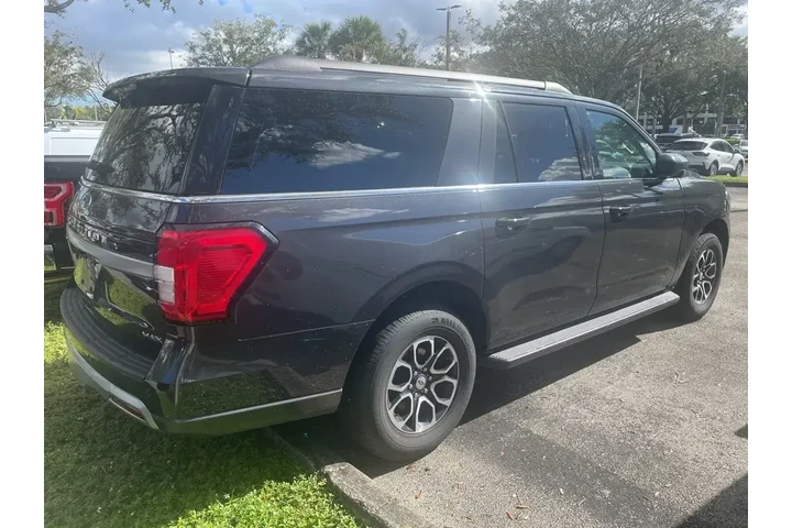 $35825 : Ford Expedition MAX 2024 4x2 image 3