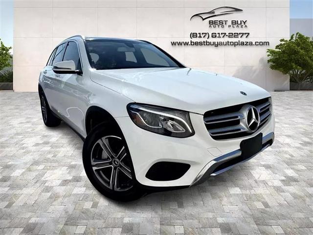 $17595 : 2019 MERCEDES-BENZ GLC GLC 30 image 2