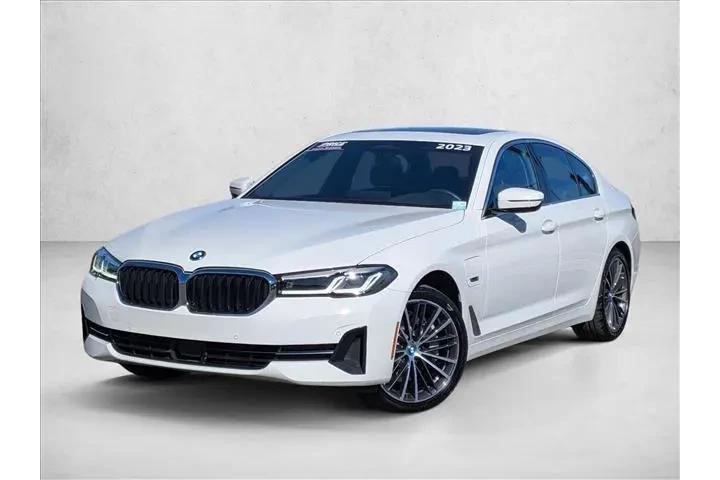 $32455 : BMW 5 Series 2023 530e 4dr S image 1