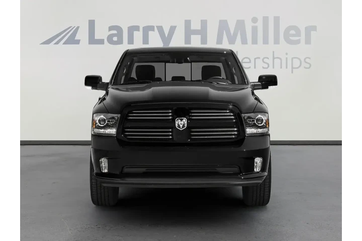 Ram 1500 2016 4x2 SLT 4dr Cr image 4