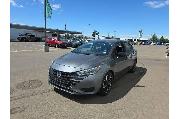 $18999 : Nissan Versa 2024 SR 4dr Sed image 3