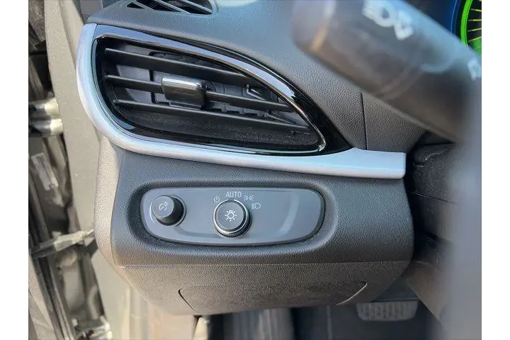 $12600 : Chevrolet Volt 2017 LT 4dr H image 10