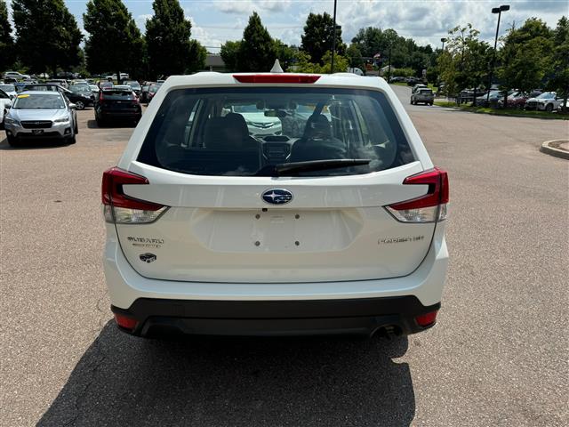 $18998 : 2020 Forester Base Trim Level image 6