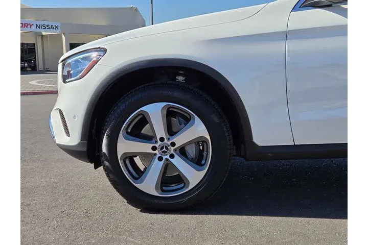 $39990 : Mercedes-Benz GLC 2023 AWD G image 9