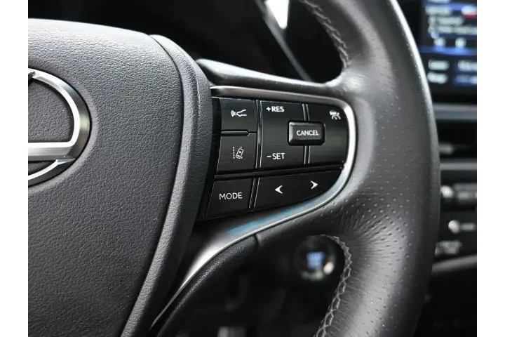 $30487 : Lexus ES 350 2022 F SPORT 4d image 7