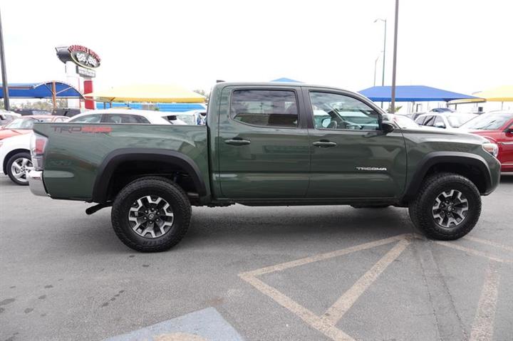 $52995 : Pre-Owned 2022 Tacoma Double image 5