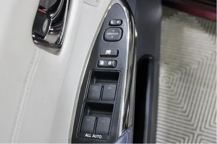 $20982 : Toyota Avalon 2014 XLE Touri image 7